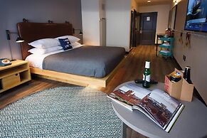 Moxy New Orleans Downtown French Quarter