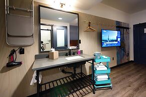 Moxy New Orleans Downtown French Quarter