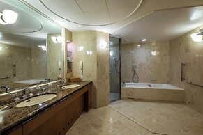 Phoenix Seagaia Ocean Tower