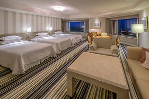 Phoenix Seagaia Ocean Tower