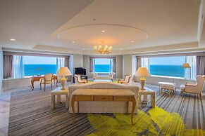 Phoenix Seagaia Ocean Tower