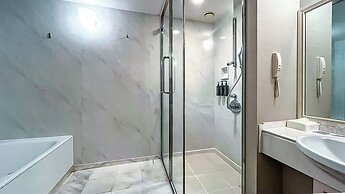 Phoenix Seagaia Ocean Tower