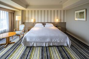 Phoenix Seagaia Ocean Tower