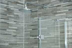 Waterloo Hotel Lodge