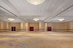 Hotel Zessa Orange County Airport, a DoubleTree by Hilton