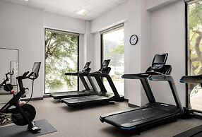 Hotel Zessa Orange County Airport, a DoubleTree by Hilton