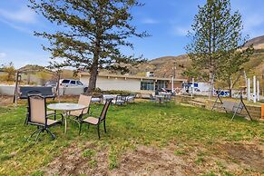 Canadas Best Value Desert Inn & Suites Cache Creek