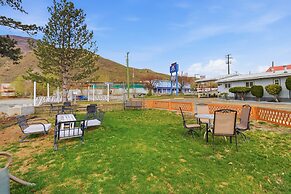 Canadas Best Value Desert Inn & Suites Cache Creek