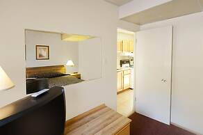 Canadas Best Value Desert Inn & Suites Cache Creek