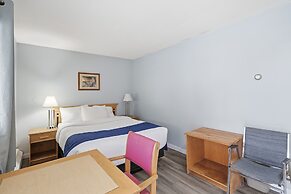 Canadas Best Value Desert Inn & Suites Cache Creek