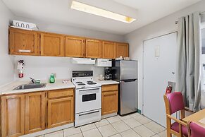Canadas Best Value Desert Inn & Suites Cache Creek