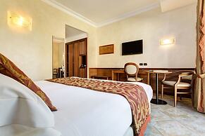 Hotel Athena