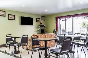 Rodeway Inn & Suites