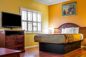 Rodeway Inn & Suites