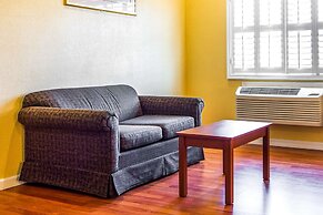 Rodeway Inn & Suites