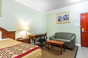 Rodeway Inn & Suites