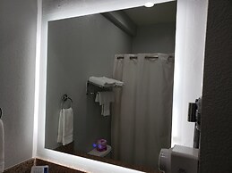 Rodeway Inn & Suites