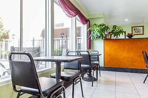 Rodeway Inn & Suites