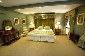 Ye Olde Bell Hotel & Spa