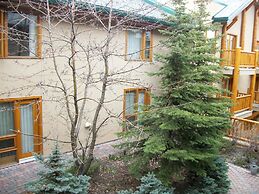 Brewster Mountain Lodge