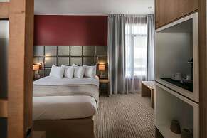 Best Western Plus Le Lavarin