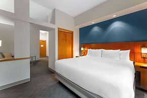 Comfort Inn & Suites Akron South