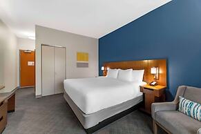 Comfort Inn & Suites Akron South