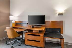 Comfort Inn & Suites Akron South