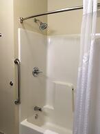 Holiday Inn Express Hotel & Suites Cadillac by IHG