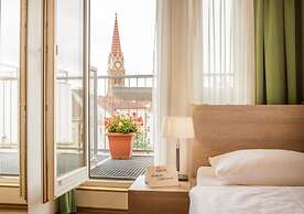 Lucia Hotel