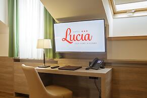 Lucia Hotel