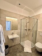 Lucia Hotel