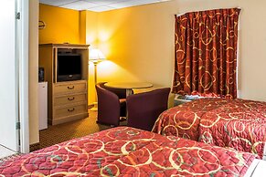 Econo Lodge Inn & Suites