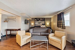 Super 8 by Wyndham Millbury/Toledo