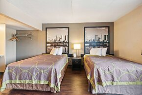 Super 8 by Wyndham Millbury/Toledo