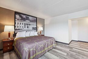 Super 8 by Wyndham Millbury/Toledo