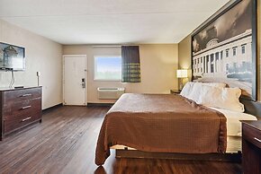 Super 8 by Wyndham Millbury/Toledo
