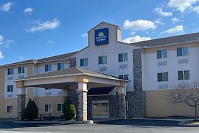Days Inn & Suites by Wyndham Manheim Lebanon