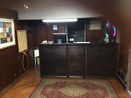 American Inn and Suites