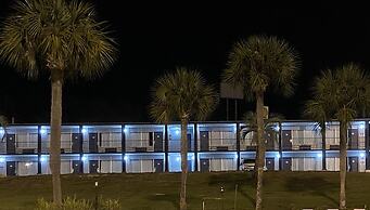 American Inn and Suites