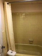 Scottish Inn & Suites