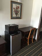 Scottish Inn & Suites