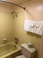 Scottish Inn & Suites