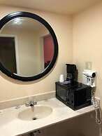 Scottish Inn & Suites