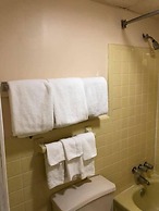 Scottish Inn & Suites