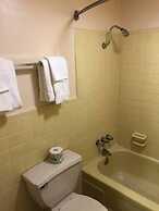 Scottish Inn & Suites