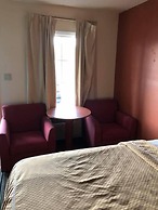 Scottish Inn & Suites