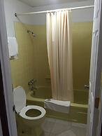 Scottish Inn & Suites