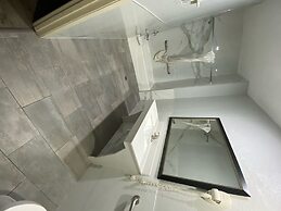 Super 8 by Wyndham Houston Hobby Airport South