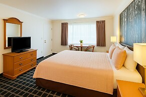 Creekside Inn & Suites